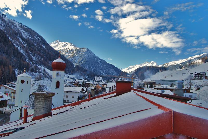 Hotel Pension Kirchplatz Sankt Anton am Arlberg Ngoại thất bức ảnh
